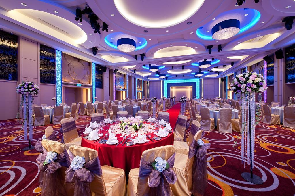فندق منتجع جياوسي إيفرجرين جياوكسي المظهر الخارجي الصورة A wedding reception at the Grand Ballroom